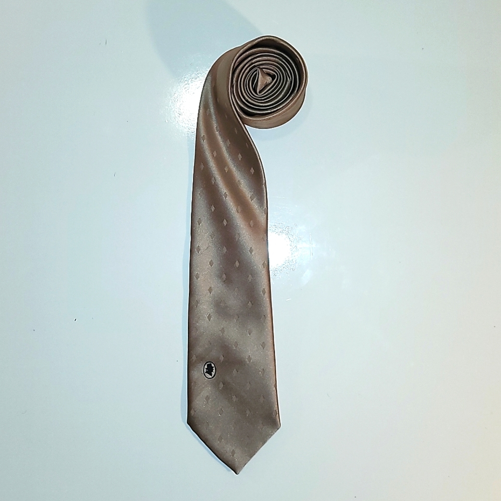 Pre-owned Men's Cream Italianissimo Tie. 100%Polyester. Made in the U.S.A.